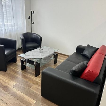Newly Renovated 2 Rooms Apartment Downtown Νίτρα Εξωτερικό φωτογραφία